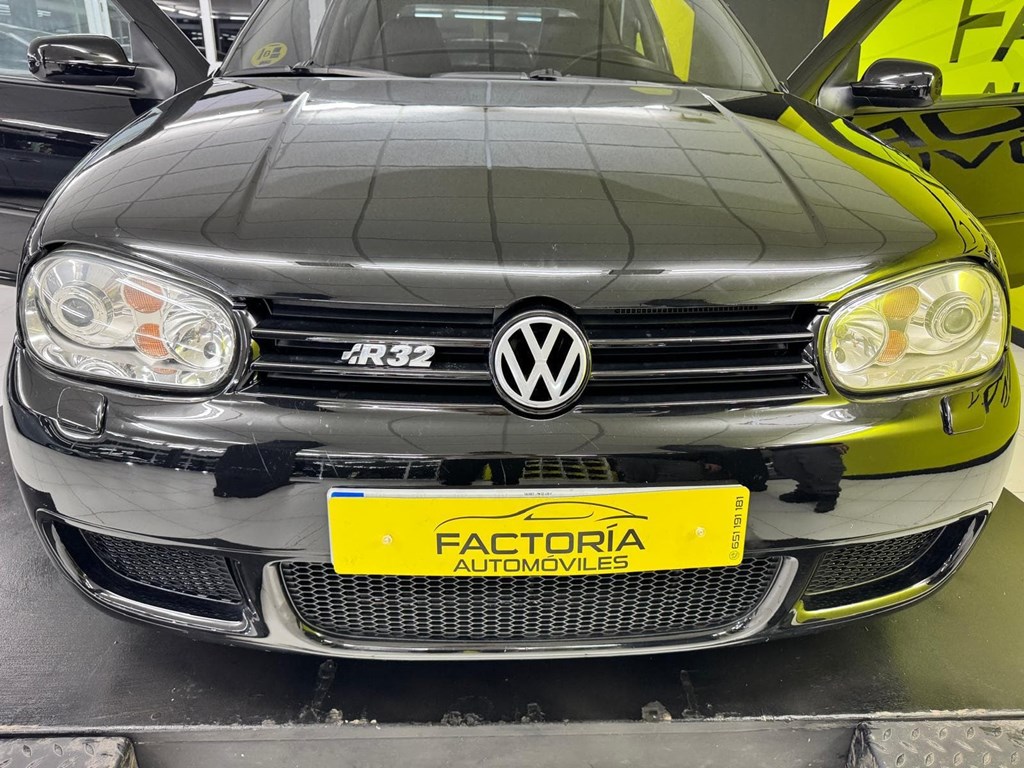 Foto 54 VOLKSWAGEN Golf 3.2 R32 4motion