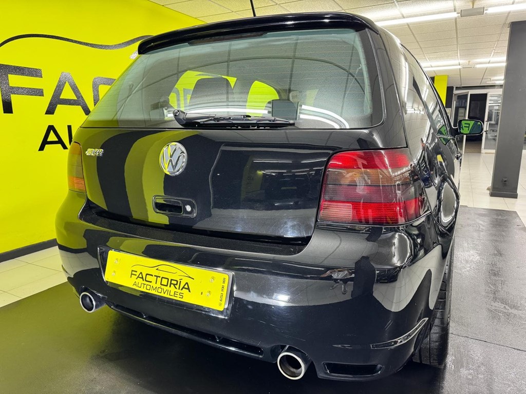 Foto 58 VOLKSWAGEN Golf 3.2 R32 4motion