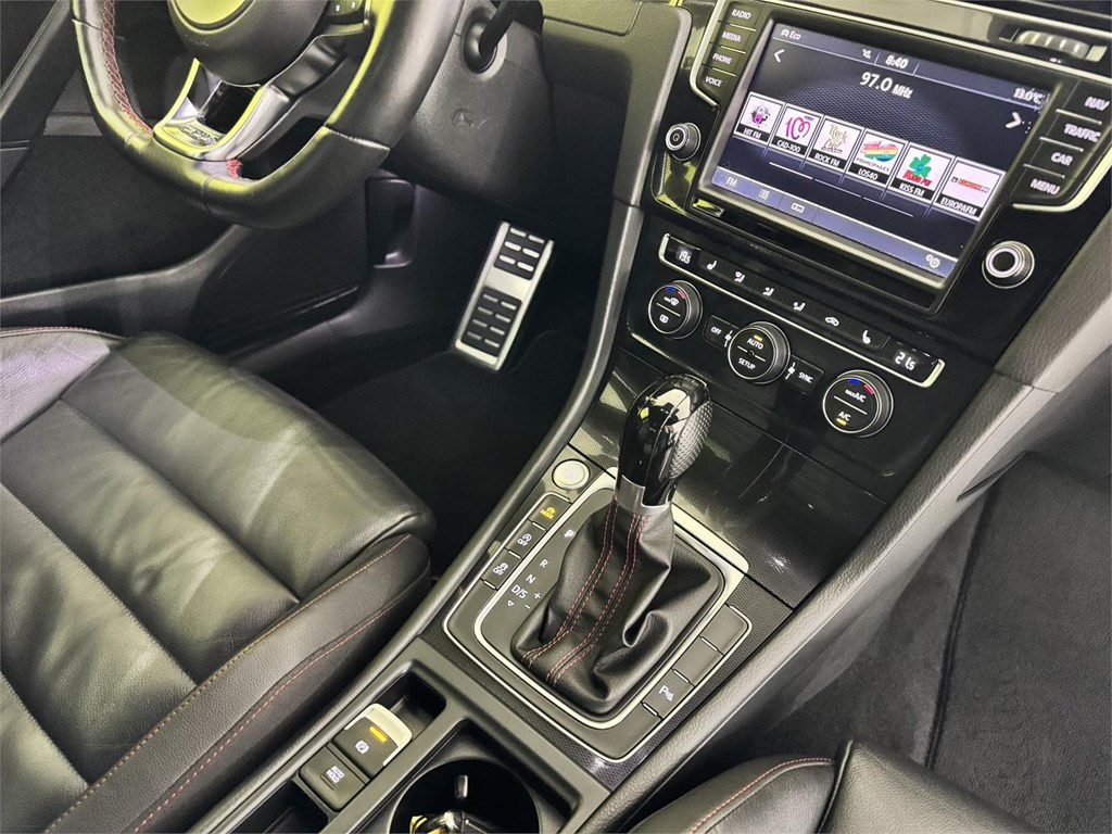 Foto 24 VOLKSWAGEN GOLF 