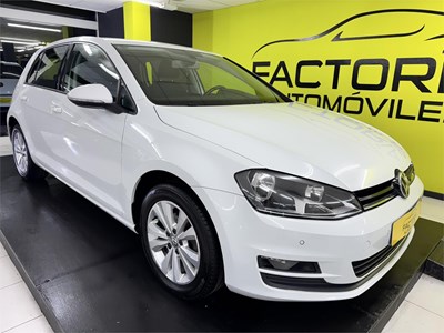 VOLSKWAGEN GOLF