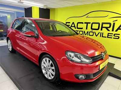 VOLSKWAGEN GOLF