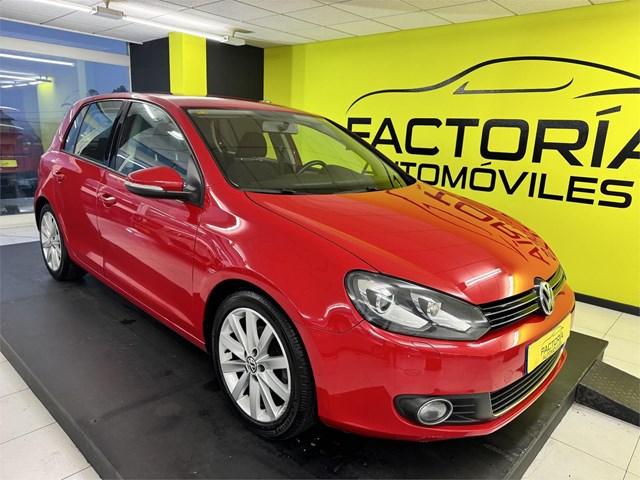 VOLSKWAGEN GOLF