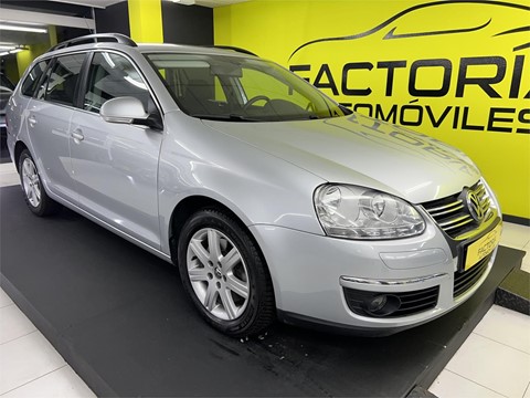VOLSKWAGEN GOLF