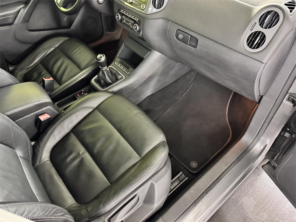 Foto 24 VOLSKWAGEN TIGUAN