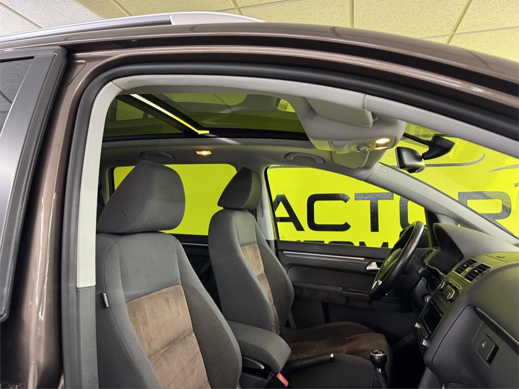 Foto 15 VOLSKWAGEN TOURAN